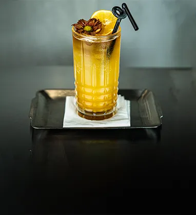 آیس تی هلو و دارچین